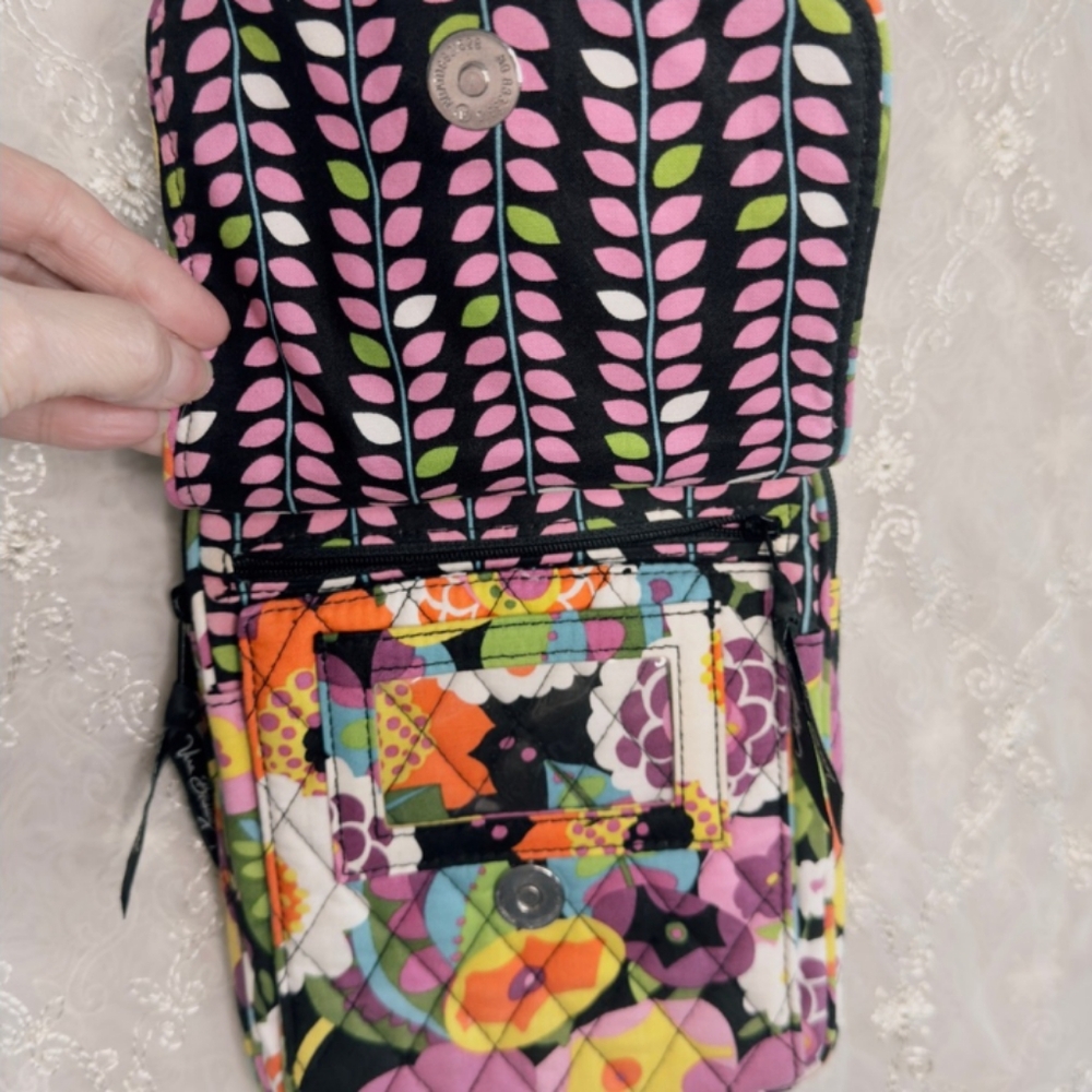 Floral Quilted Vera Bradley Bag Like New - Picture 3 of 7